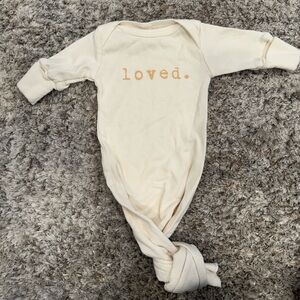 Tenth & Pine “Loved.” Organic Baby Gown 0–3M